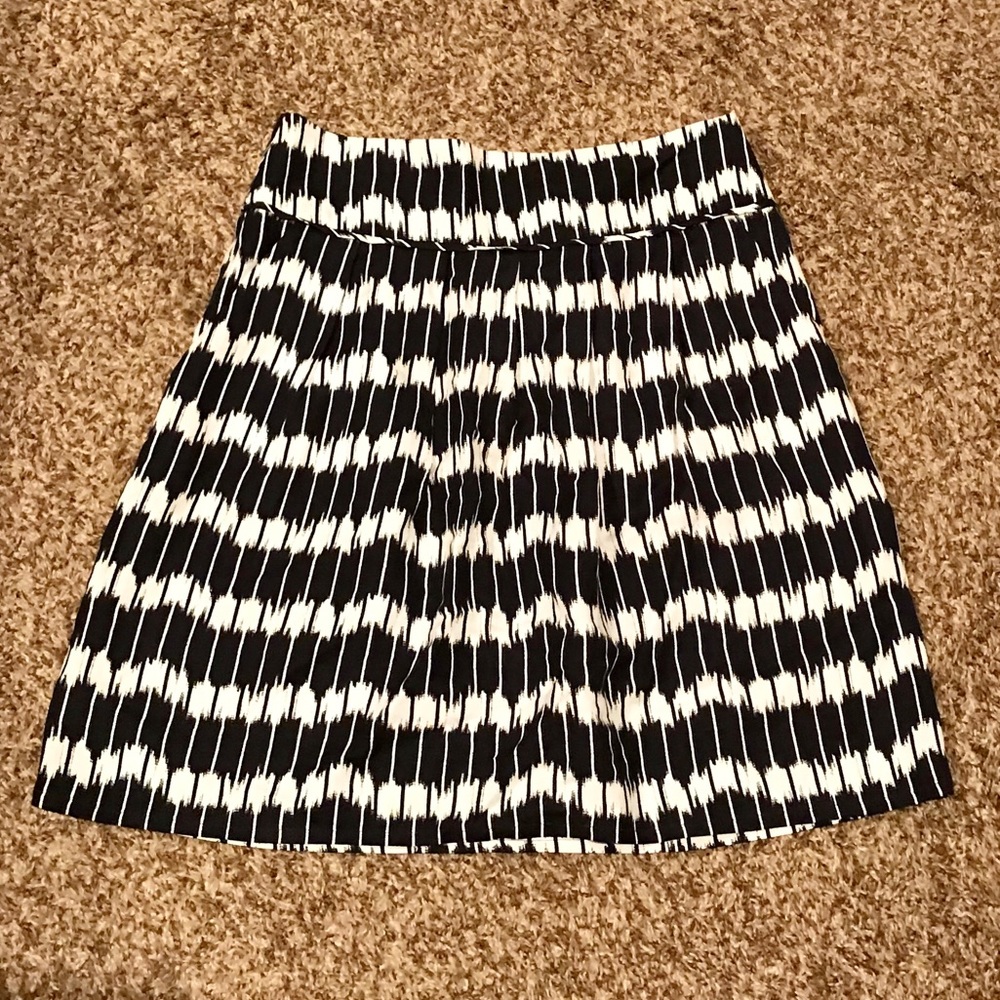 Loft Navy White Ikat Skirt Size 2